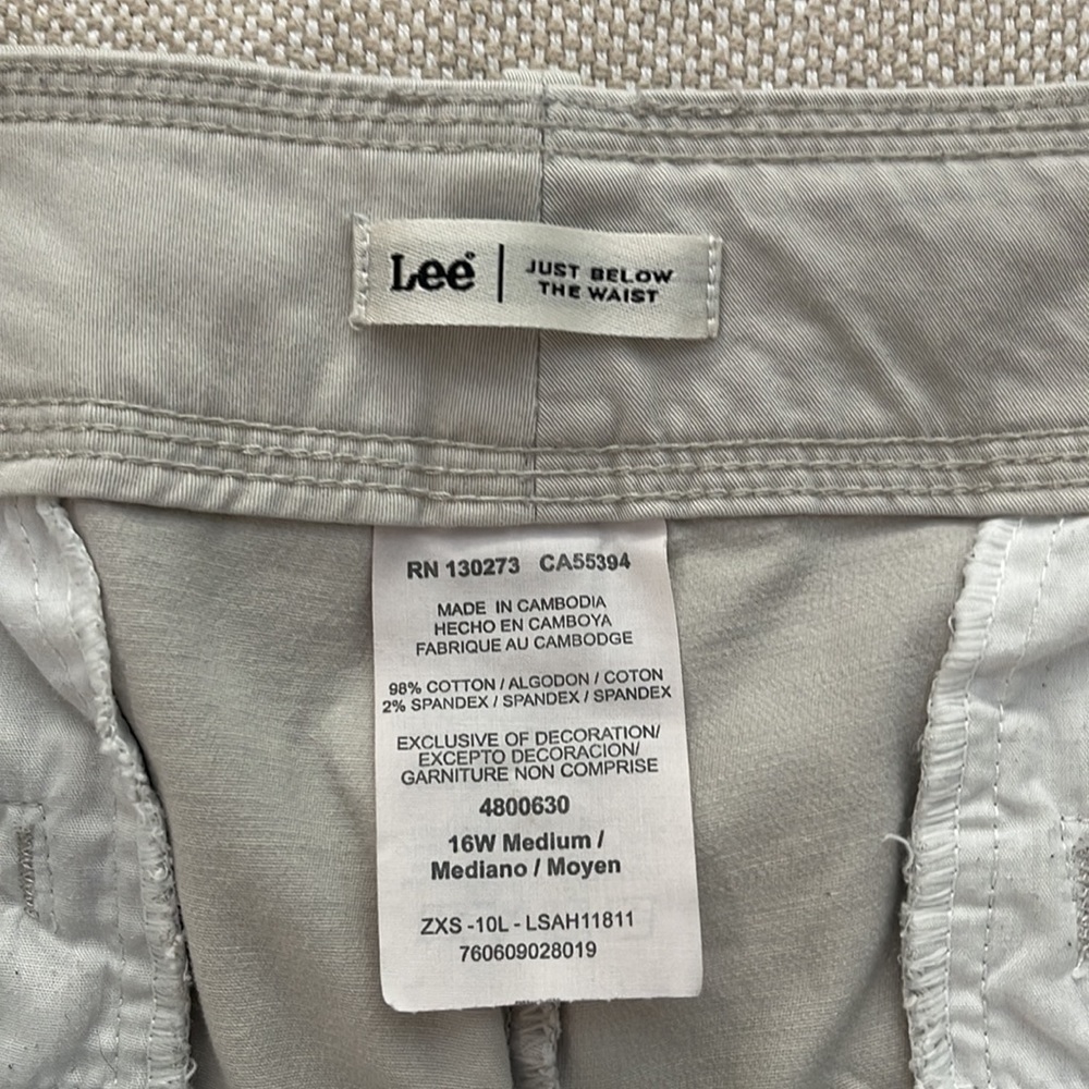 Lee Capris - Picture 2 of 5